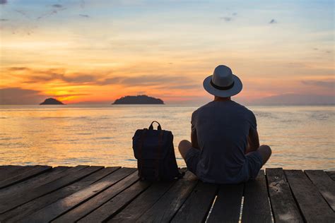 沖縄 一人旅 男 - 海風が運ぶ孤独と自由の狭間で