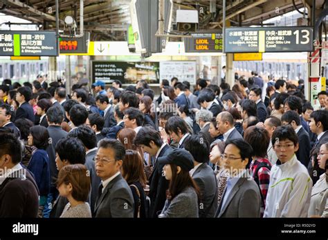 東京駅 朝ごはん 6時 テイクアウト 〜 朝の光と共に始まる新たな物語